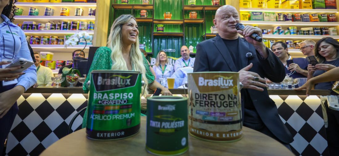 Dupla do programa Jogo Aberto marcou presença na estreia do Boteco Brasilux | Créditos: Divulgação/Brasilux