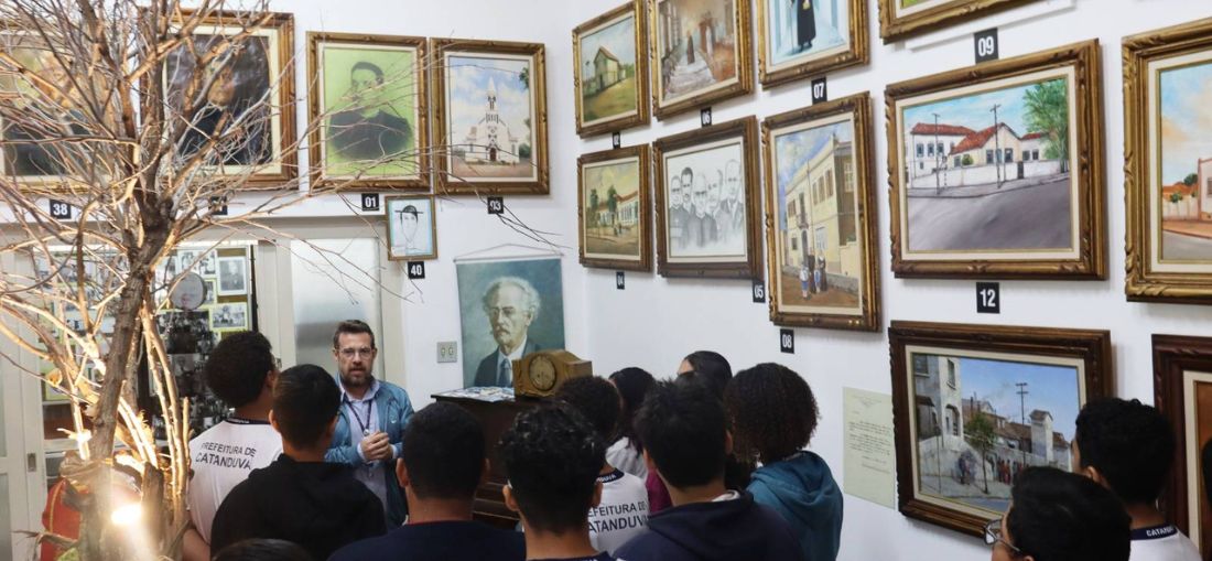 CCHPA recebe alunos de escolas públicas para concurso de redação sobre Padre Albino