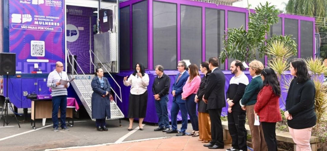 Equipamento itinerante oferece atendimento gratuito até sexta-feira e promove capacitação da rede local para fortalecer o enfrentamento à violência