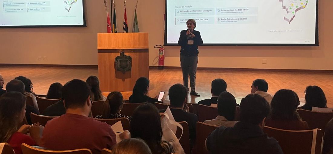 Médica nefrologista Patrícia Abreu, diretora da SBN, apresenta dados nacionais sobre a doença renal crônica
