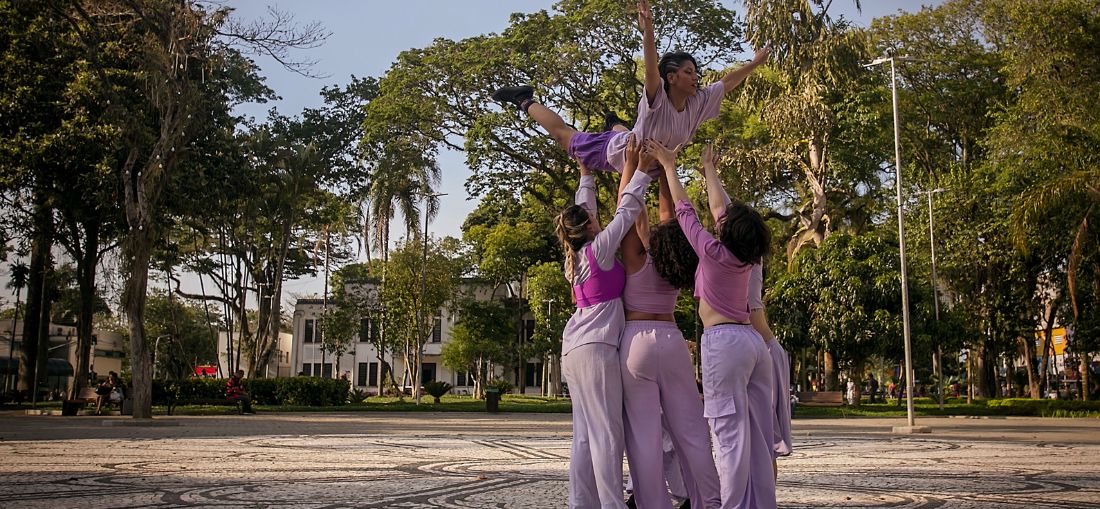 A cidade vira palco: FIT adapta espetáculos para ruas e praças de Rio Preto