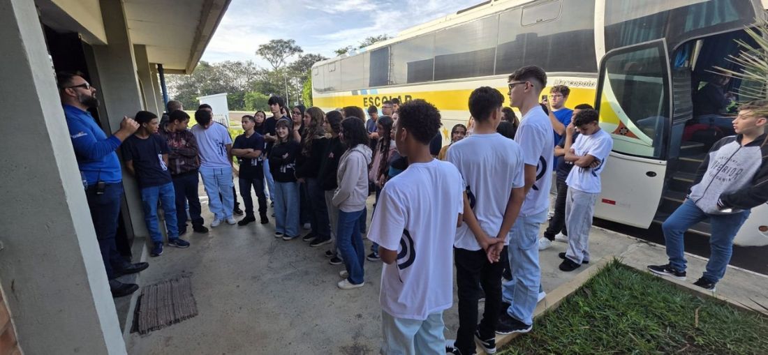 Alunos de Itajobi visitam ETE da Saec e conhecem processo de tratamento de esgoto