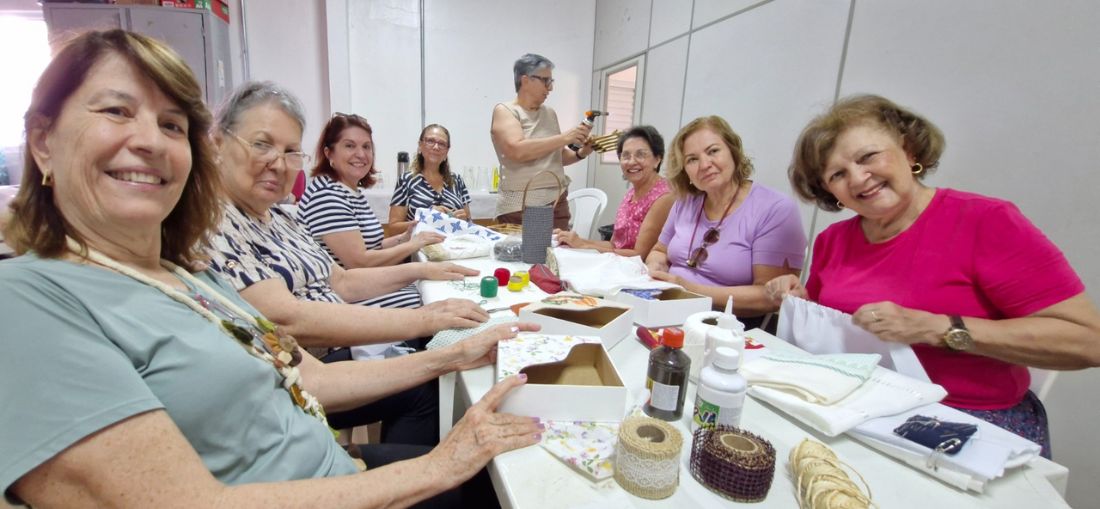 Instituto Alarme cria oficina de artesanato para mulheres 60+