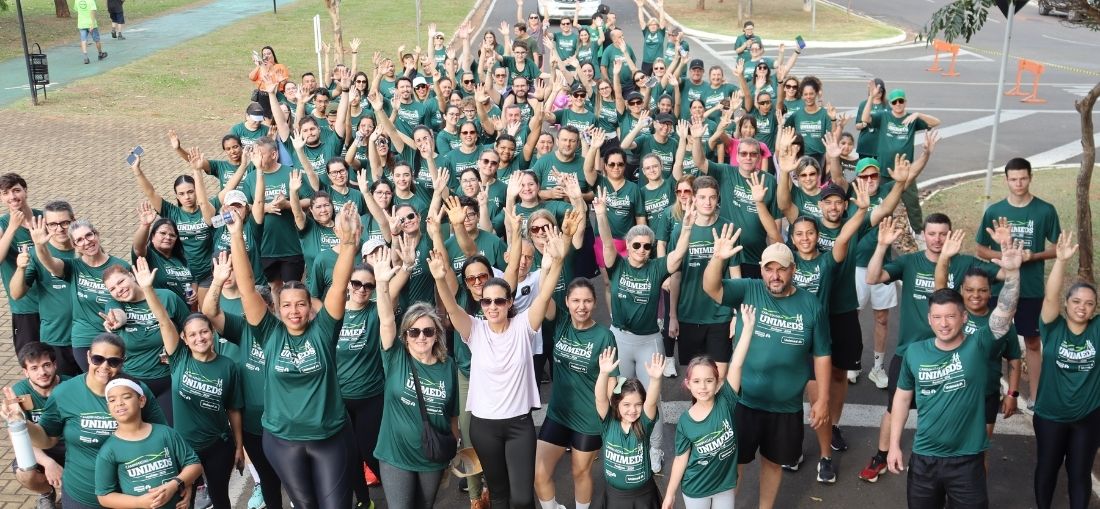 1ª Caminhada Unimeds Paulistas reúne 200 participantes em manhã de saúde e solidariedade