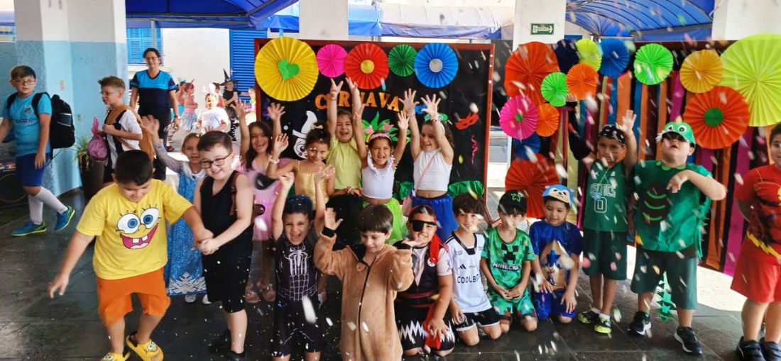 Alunos do Colégio Catanduva celebram o Carnaval com atividades culturais e integração
