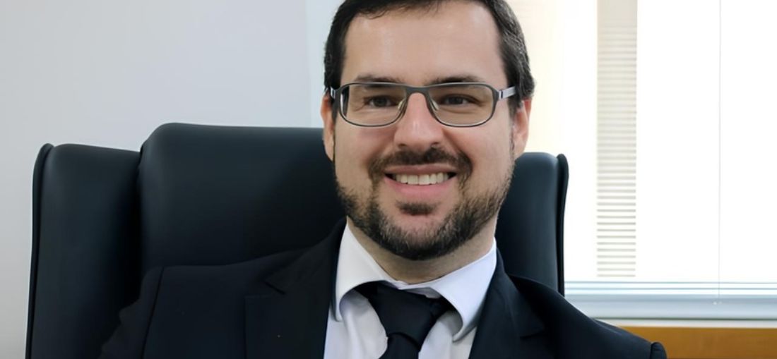 Decisão que permite dedução integral de escola regular para autistas no IRPF combate o capacitismo estrutural, afirma André Naves