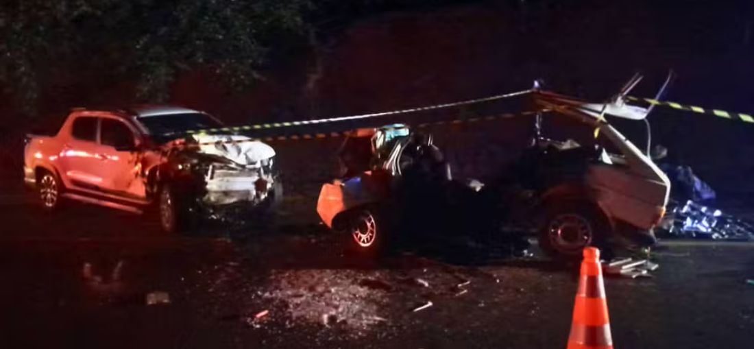 Três pessoas morrem em acidente envolvendo dois carros e caminhonete em rodovia em Itajobi (SP) — Foto: Arquivo pessoal 